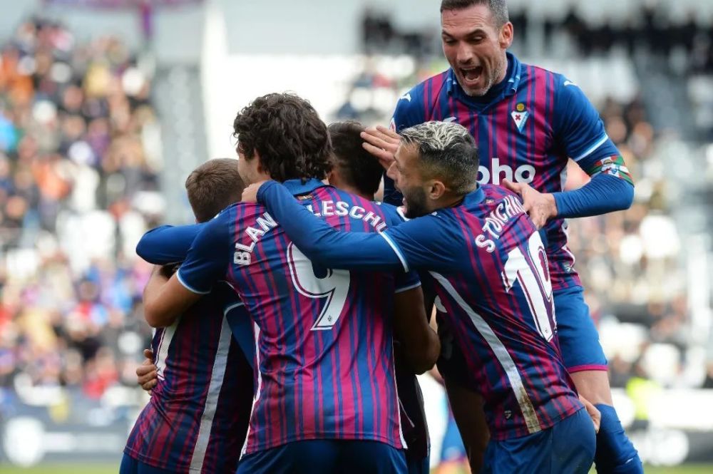 詹姆斯在 詹姆斯在